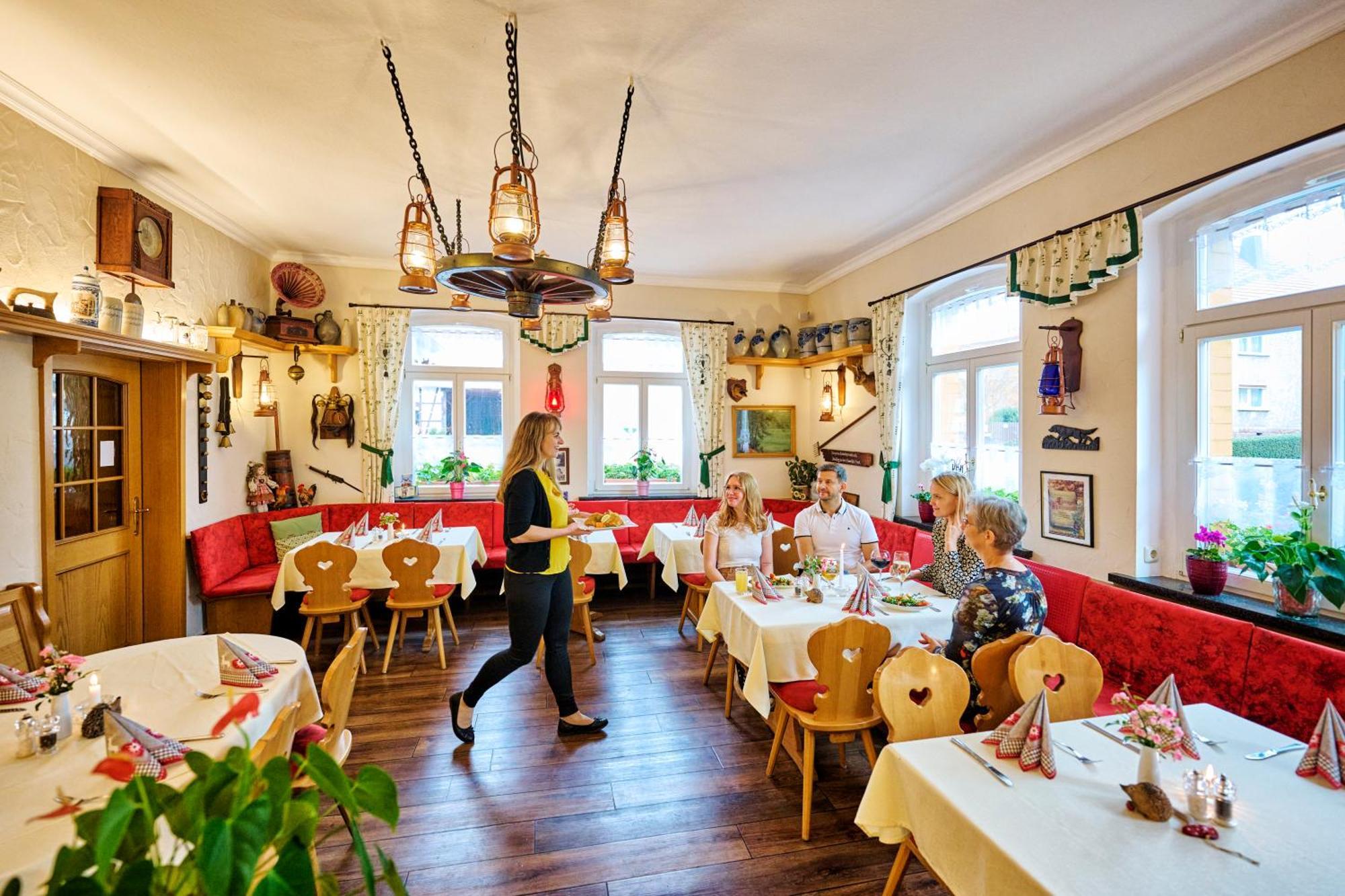 Landhotel Zur Gruenen Kutte Bernshausen Ngoại thất bức ảnh