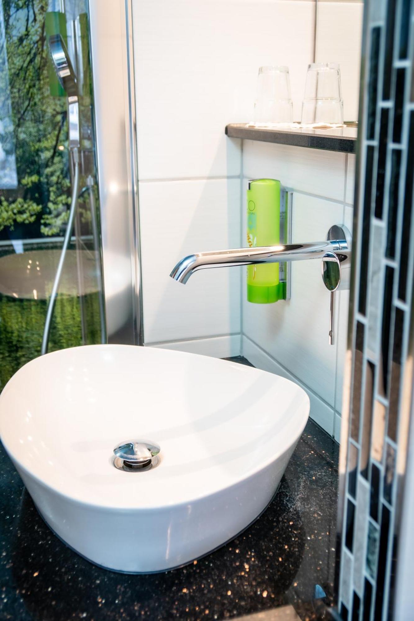 Landhotel Zur Gruenen Kutte Bernshausen Ngoại thất bức ảnh