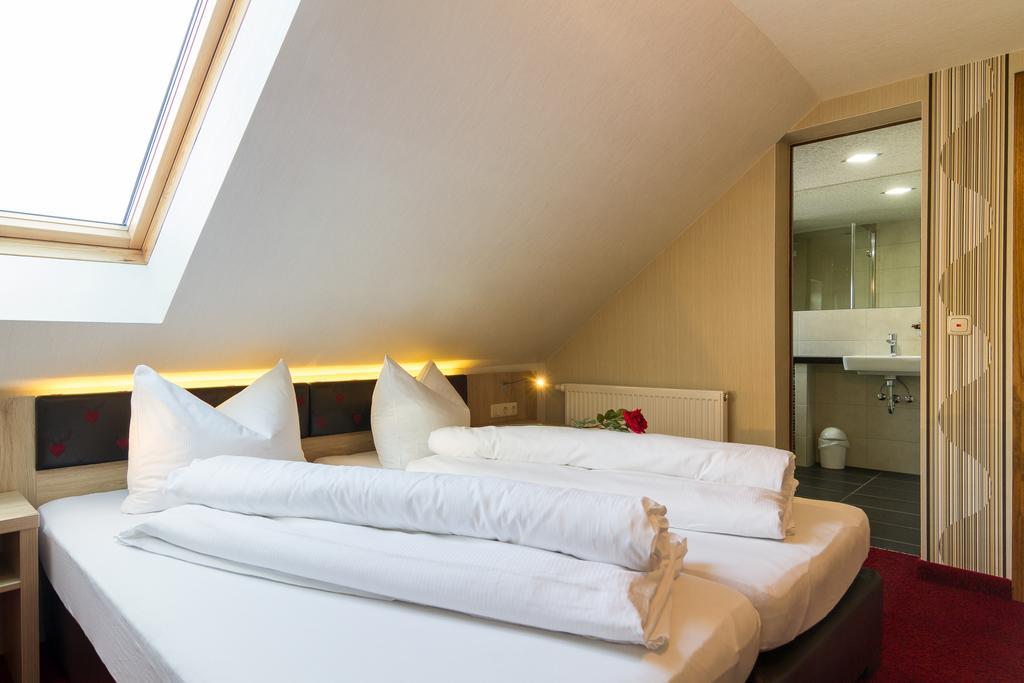 Landhotel Zur Gruenen Kutte Bernshausen Ngoại thất bức ảnh