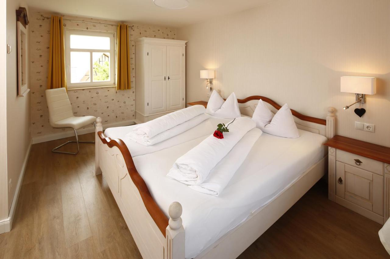 Landhotel Zur Gruenen Kutte Bernshausen Ngoại thất bức ảnh